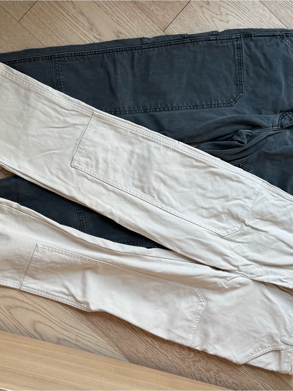 Aritzia Brennan Cargo Pants in Black and Cream